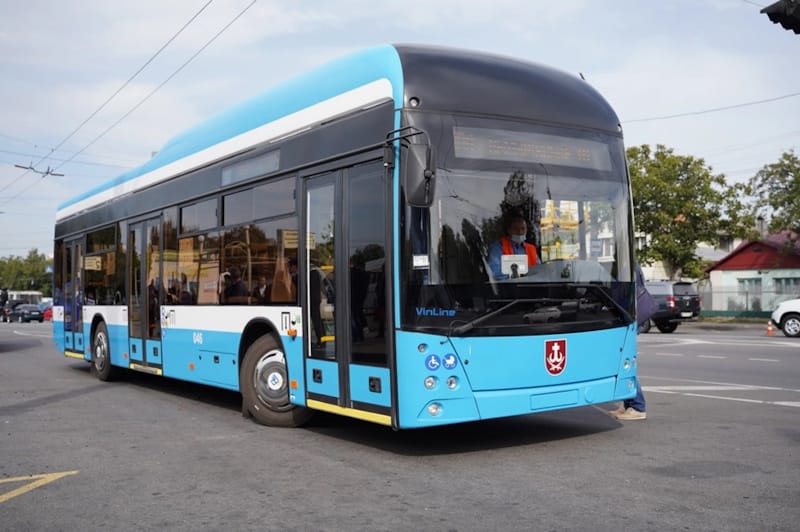 Тролейбус 12