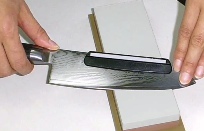 японский нож из дамасской стали