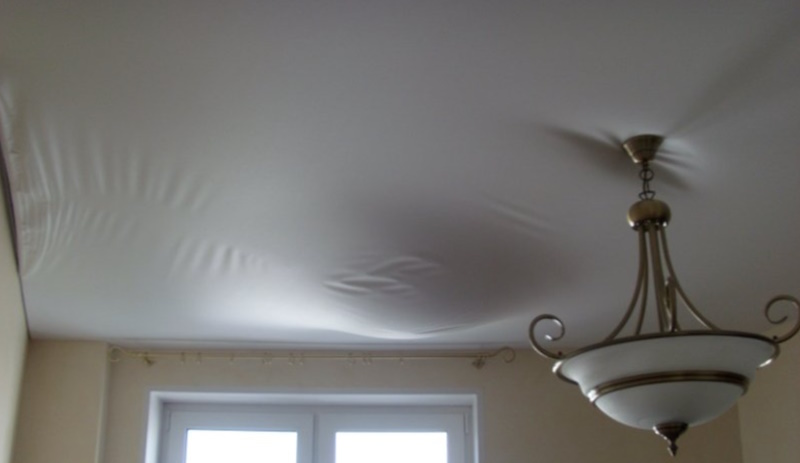 IMG_01 причини провисання натяжних стель